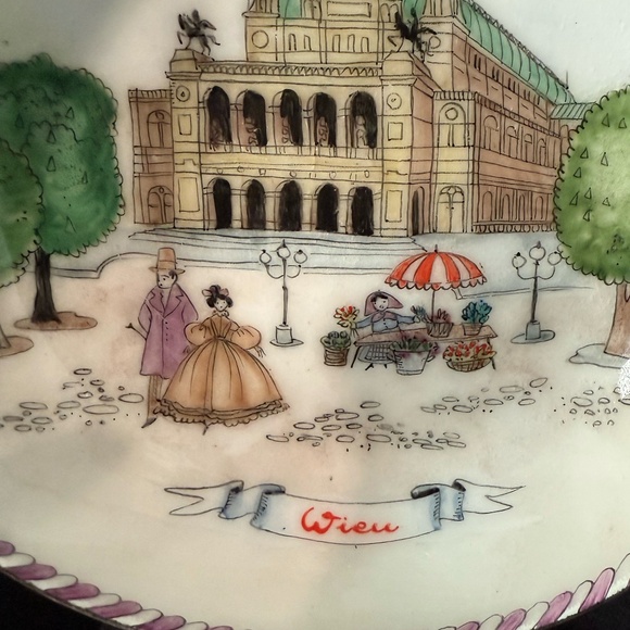 Small Decorative Bowl - Picture 3 of 10